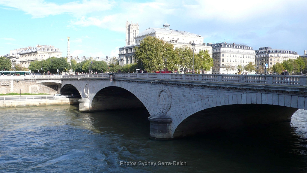 Le Pont au Change  N  pour Napoleon III  On voit la tour St Jacques et la Colonne de la Fontaine du Palmier 23 10 2013.jpg - Le Pont au Change ( N ) pour Napoleon III.  On voit la tour St-Jacques et la Colonne de la Fontaine du Palmier. 23 octobre 2013